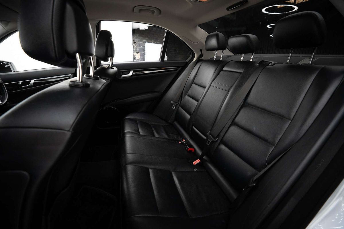 2011 Mercedes-Benz C-Class C250 BlueEFFICIENCY Elegance W204