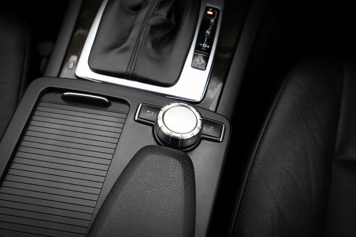 2011 Mercedes-Benz C-Class C250 BlueEFFICIENCY Elegance W204