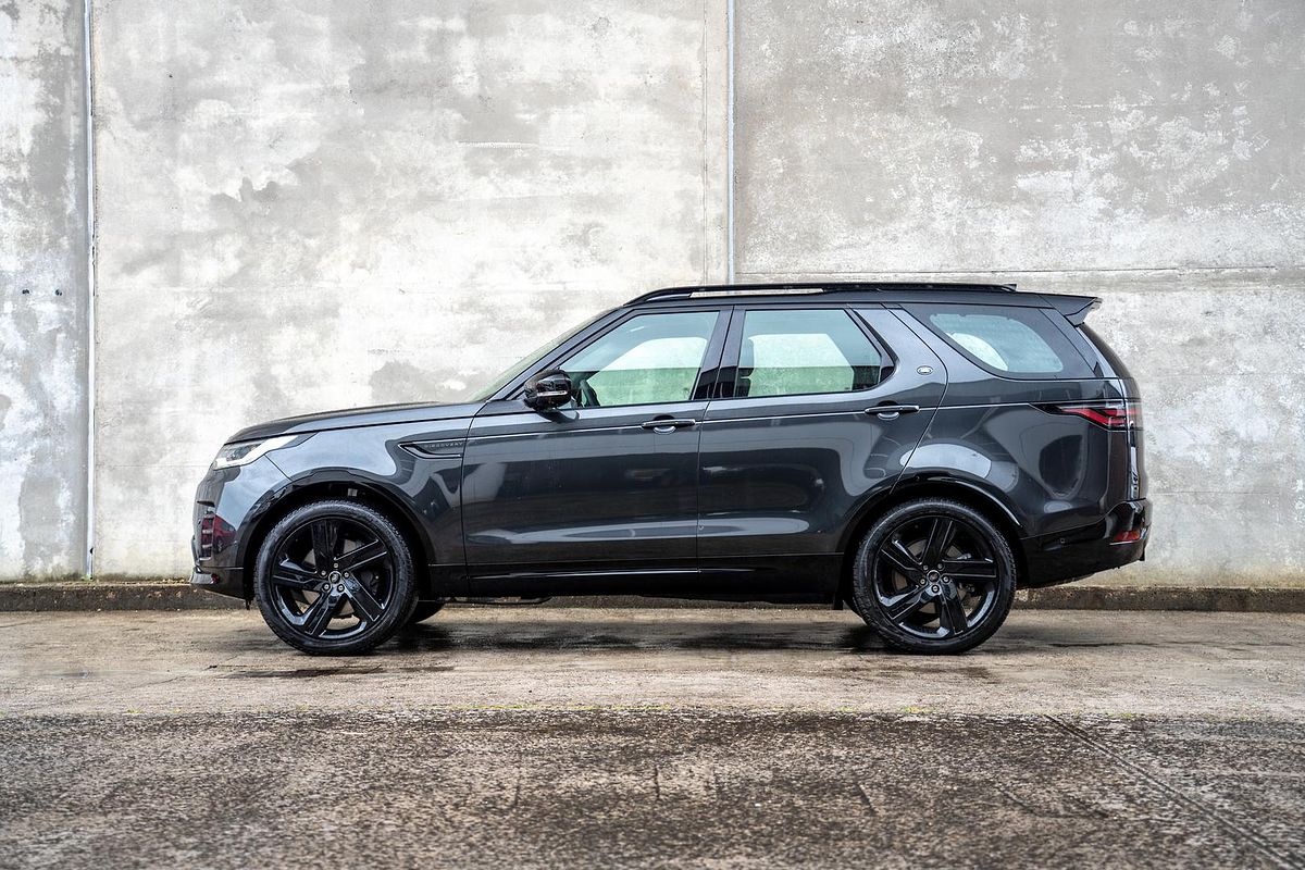 2025 Land Rover Discovery D350 Dynamic SE Series 5