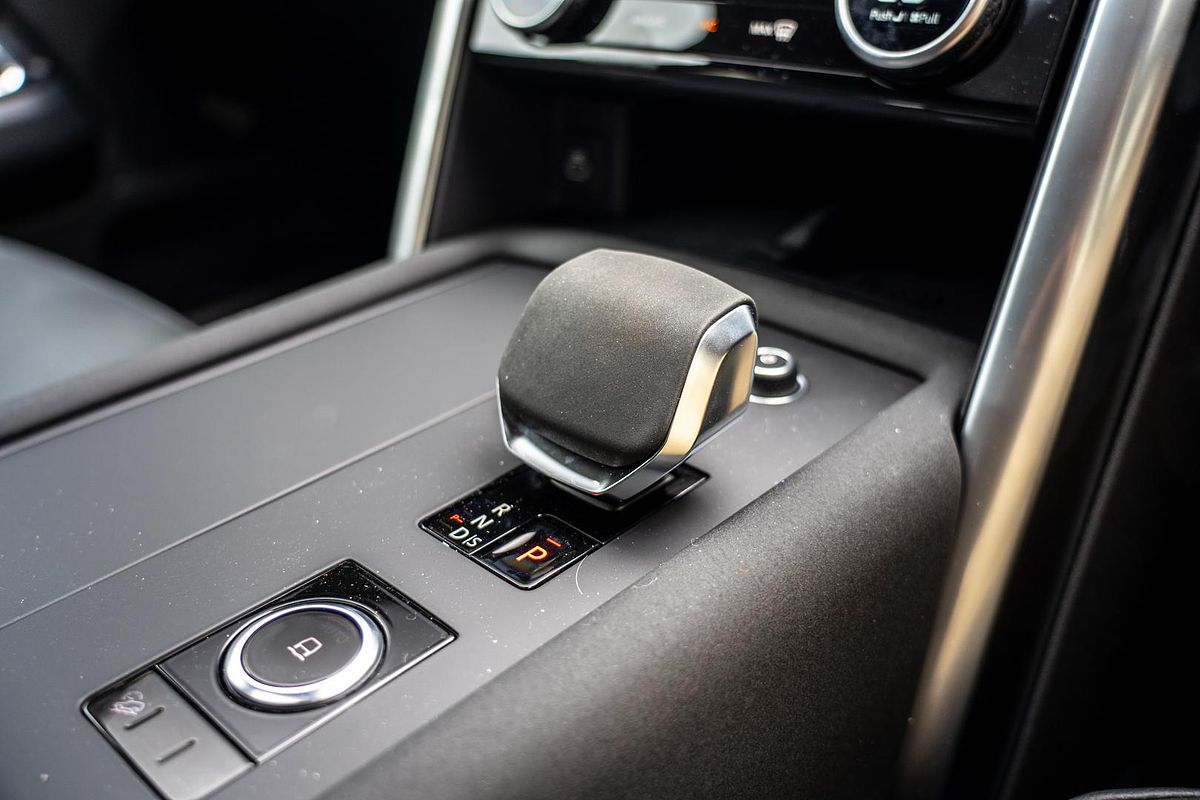 2025 Land Rover Discovery D350 Dynamic SE Series 5