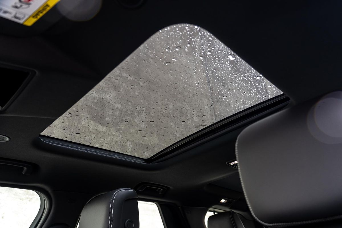 2025 Land Rover Discovery D350 Dynamic SE Series 5