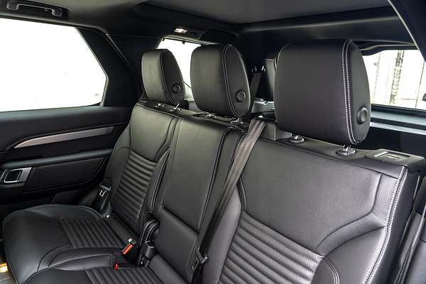 2025 Land Rover Discovery D350 Dynamic SE Series 5