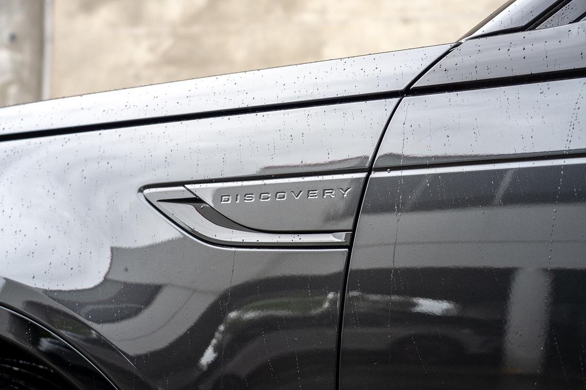 2025 Land Rover Discovery D350 Dynamic SE Series 5