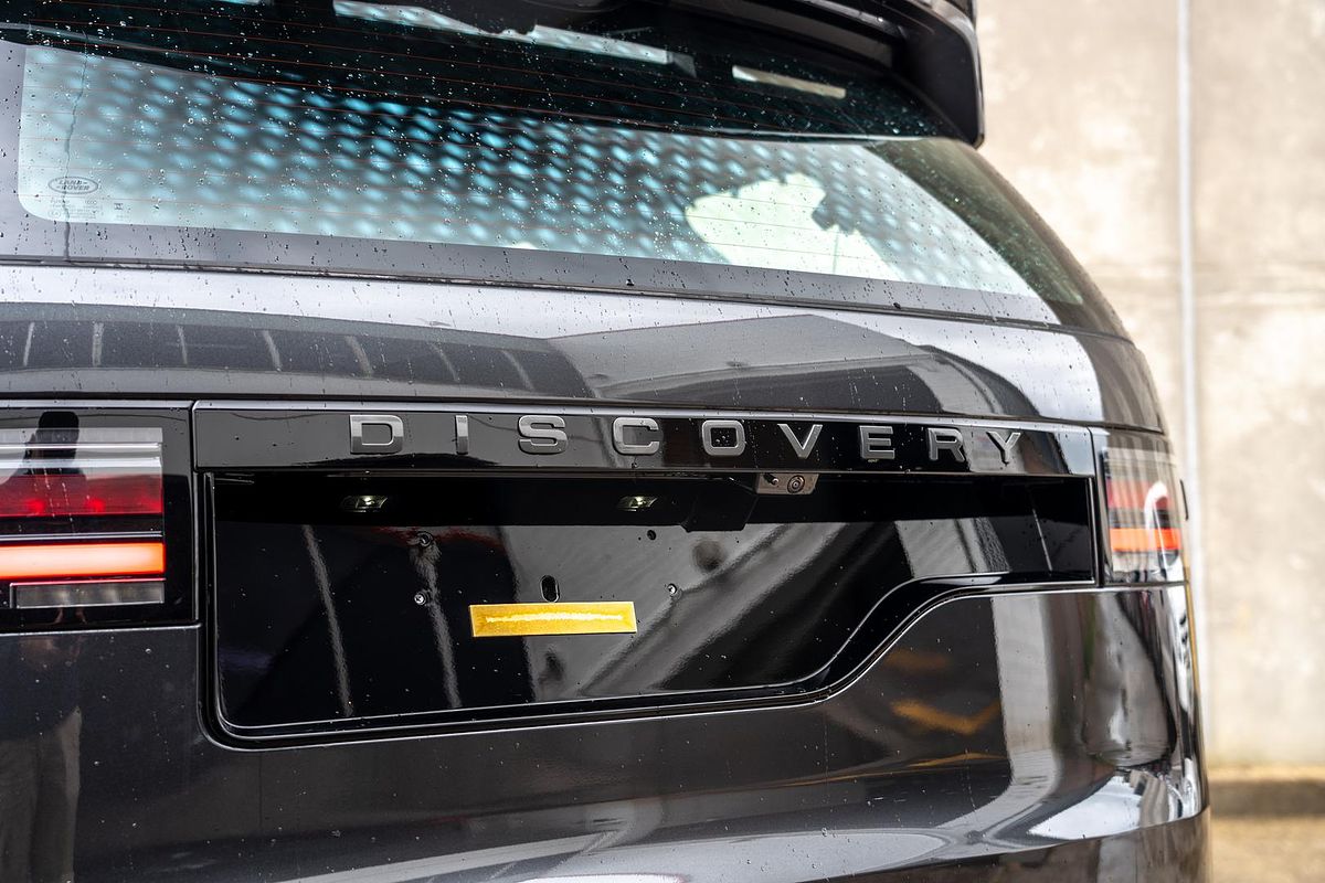 2025 Land Rover Discovery D350 Dynamic SE Series 5