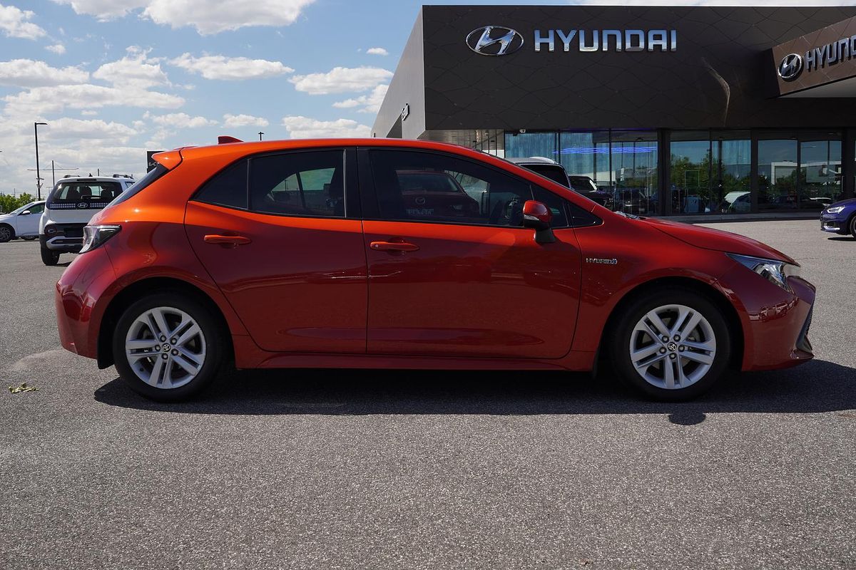 2018 Toyota Corolla Ascent Sport Hybrid ZWE211R