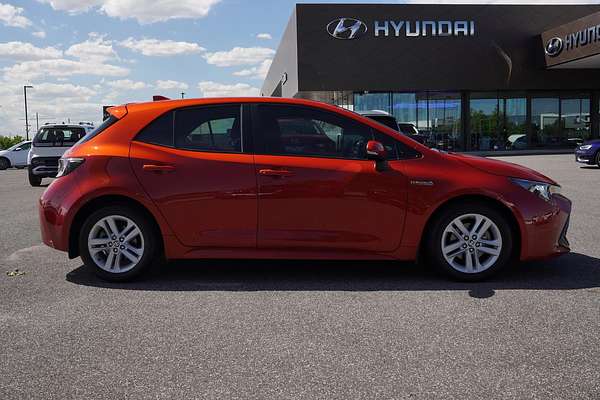 2018 Toyota Corolla Ascent Sport Hybrid ZWE211R