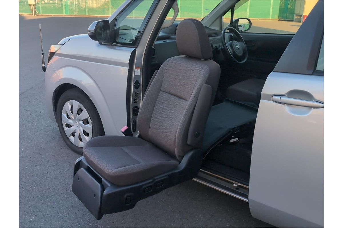 2016 Toyota Spade X Welcab