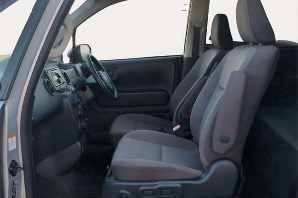 2016 Toyota Spade X Welcab