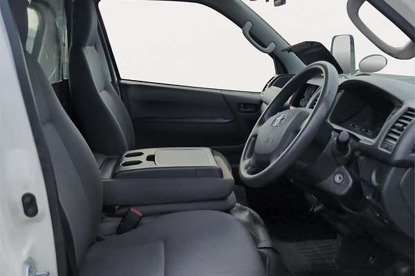 2017 Toyota Hiace Long DX