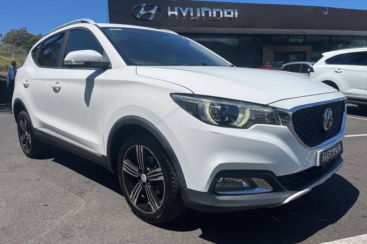 2017 MG ZS Essence AZS1