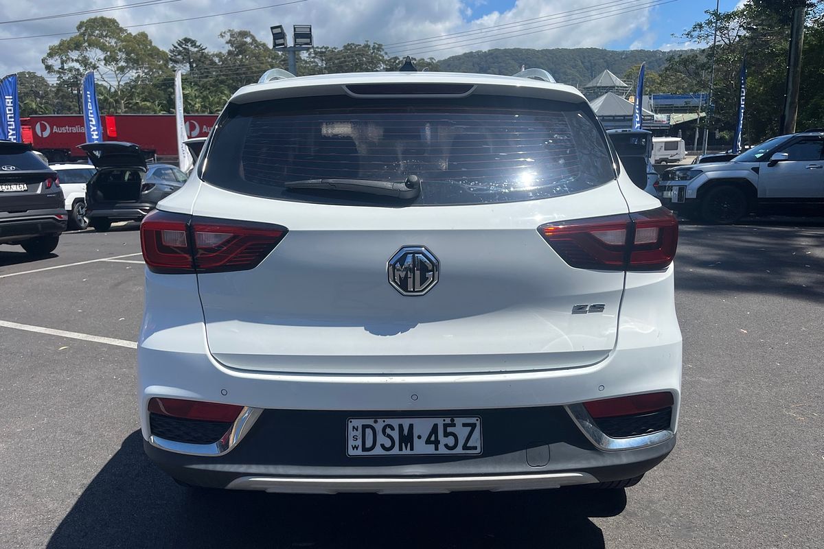 2017 MG ZS Essence AZS1