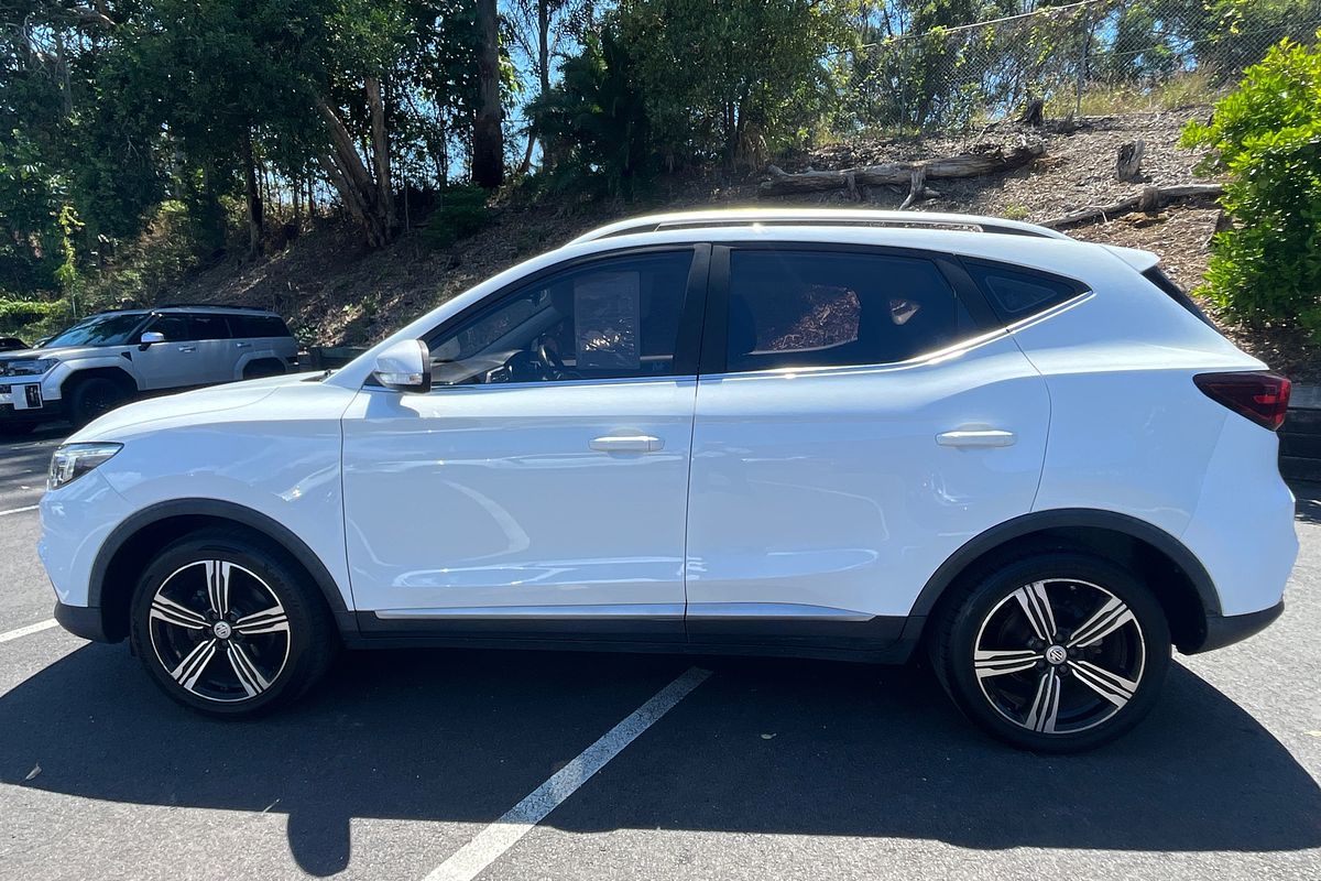 2017 MG ZS Essence AZS1