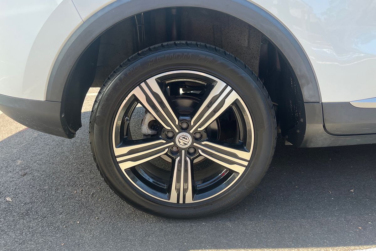 2017 MG ZS Essence AZS1