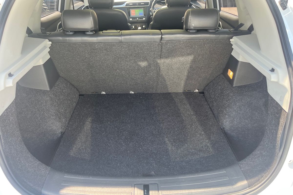 2017 MG ZS Essence AZS1