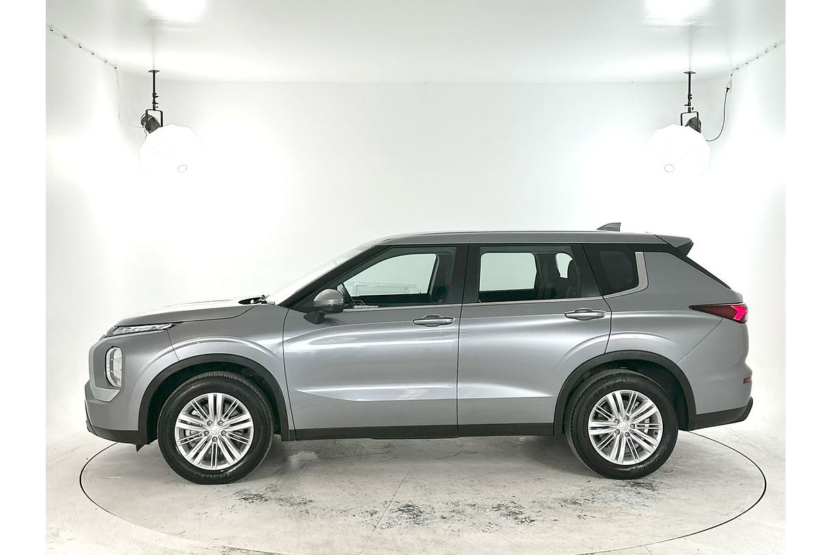 2022 Mitsubishi Outlander ES ZM