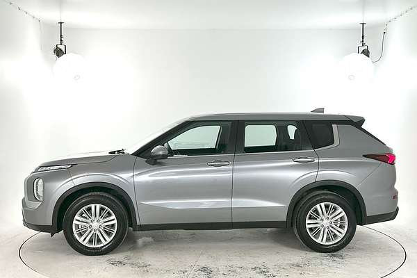 2022 Mitsubishi Outlander ES ZM