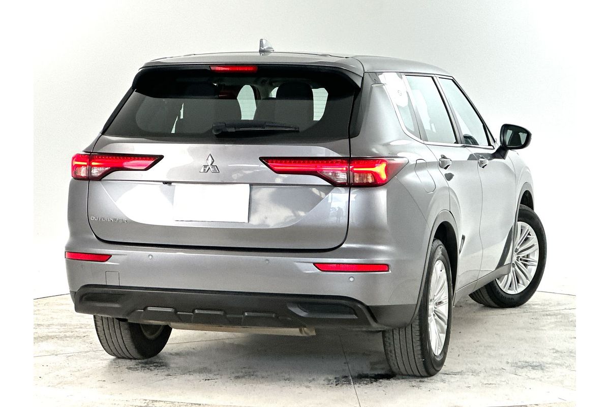 2022 Mitsubishi Outlander ES ZM