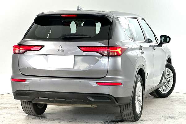 2022 Mitsubishi Outlander ES ZM