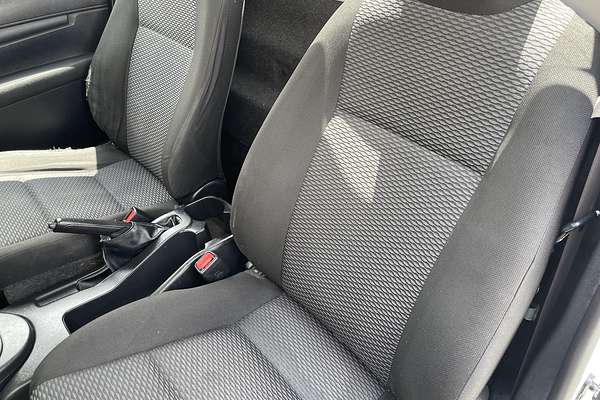 2017 Toyota Hilux Workmate TGN121R Rear Wheel Drive