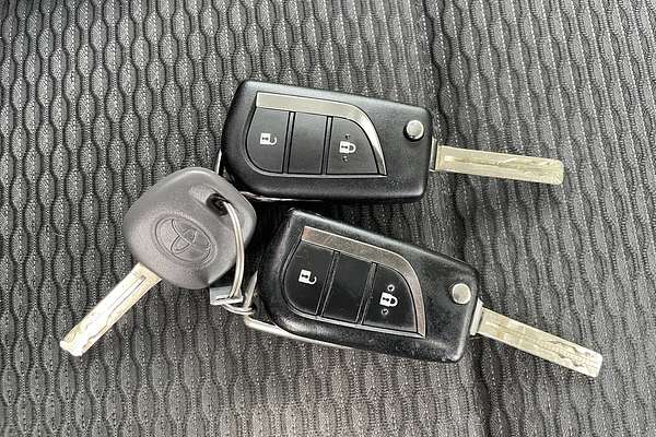 2017 Toyota Hilux Workmate TGN121R Rear Wheel Drive