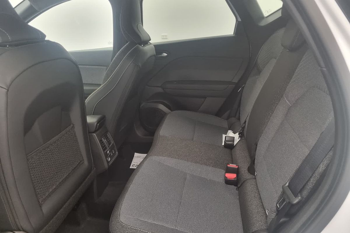 2025 Mitsubishi XE2P45