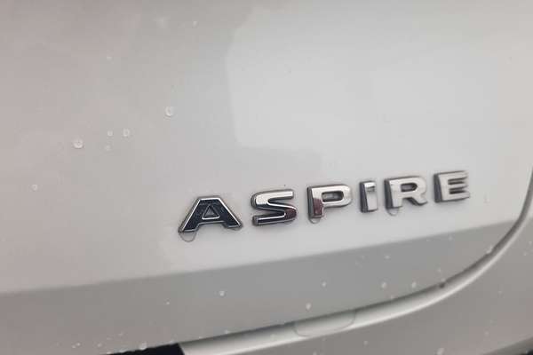 2025 Mitsubishi XE2P45