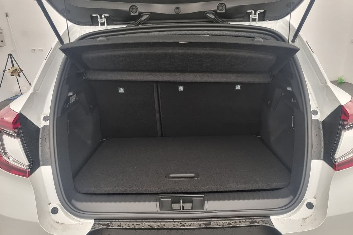 2025 Mitsubishi XE2P45