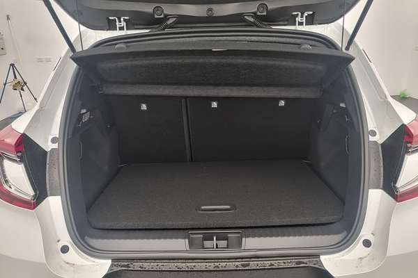 2025 Mitsubishi XE2P45