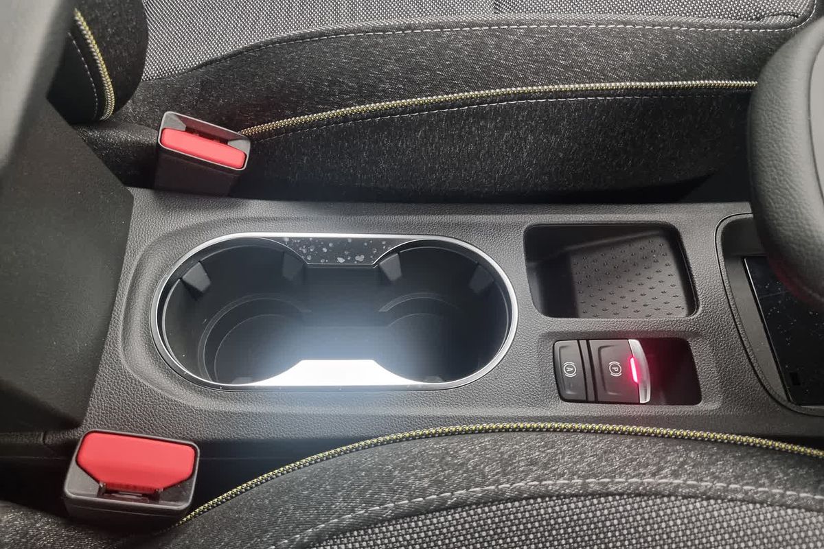 2025 Mitsubishi XE2P45