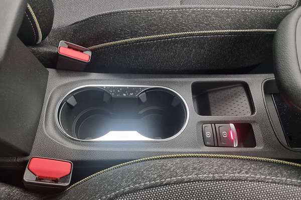 2025 Mitsubishi XE2P45