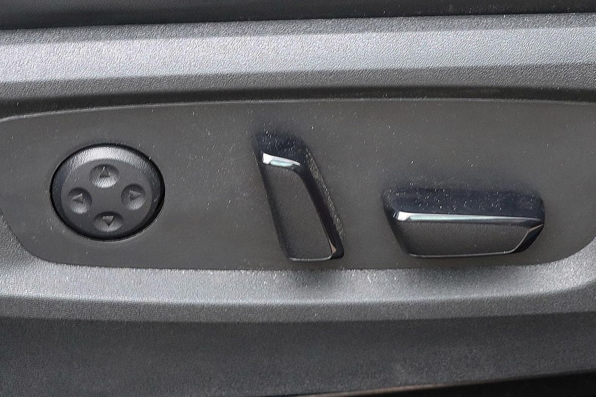 2023 Nissan Pathfinder Ti-L R53