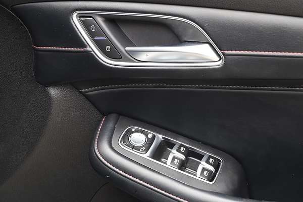 2022 MG HS Vibe SAS23