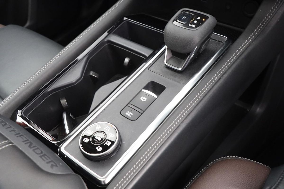 2023 Nissan Pathfinder Ti-L R53