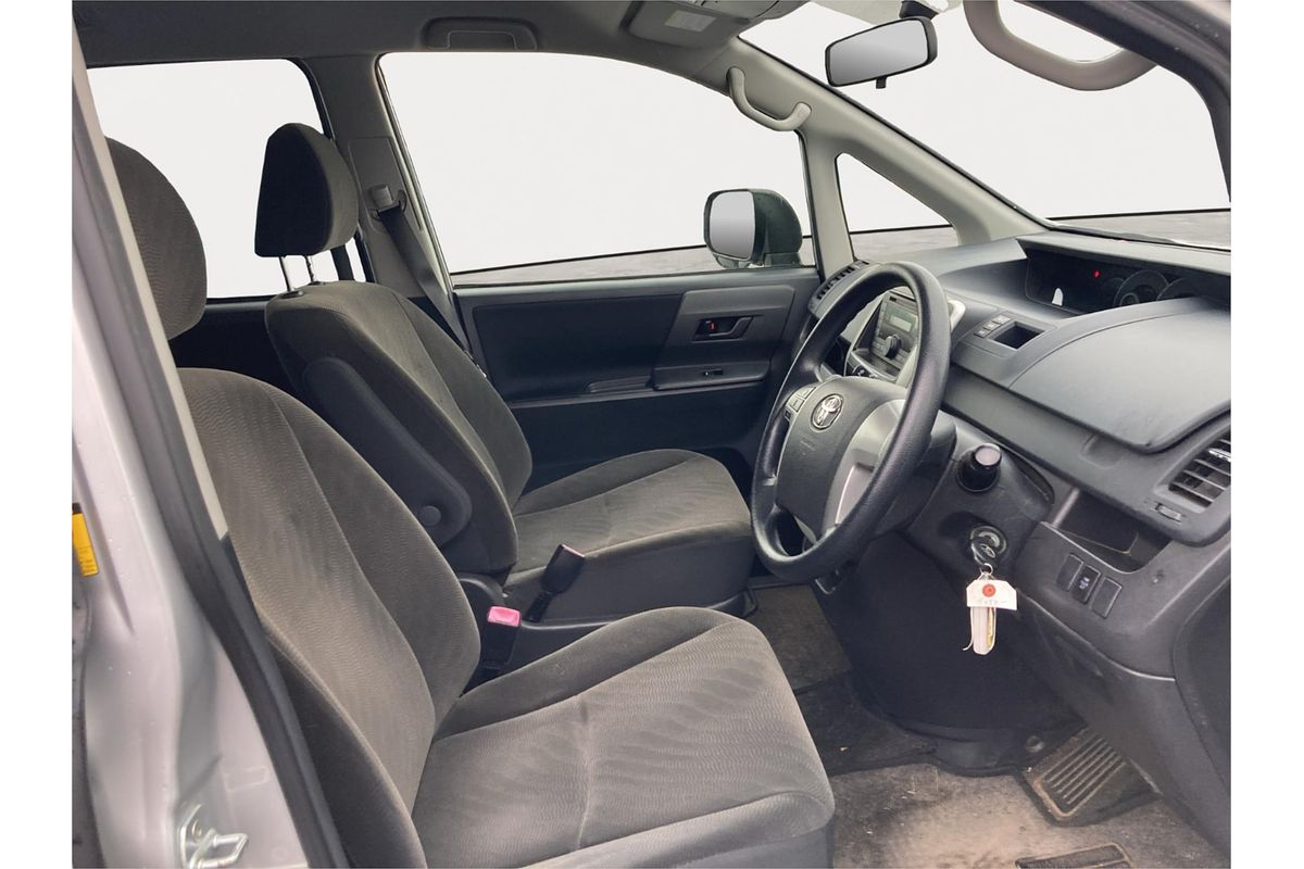 2012 Toyota Voxy XL Edition Welcab