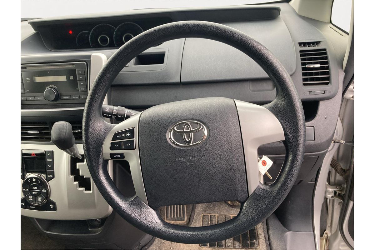 2012 Toyota Voxy XL Edition Welcab