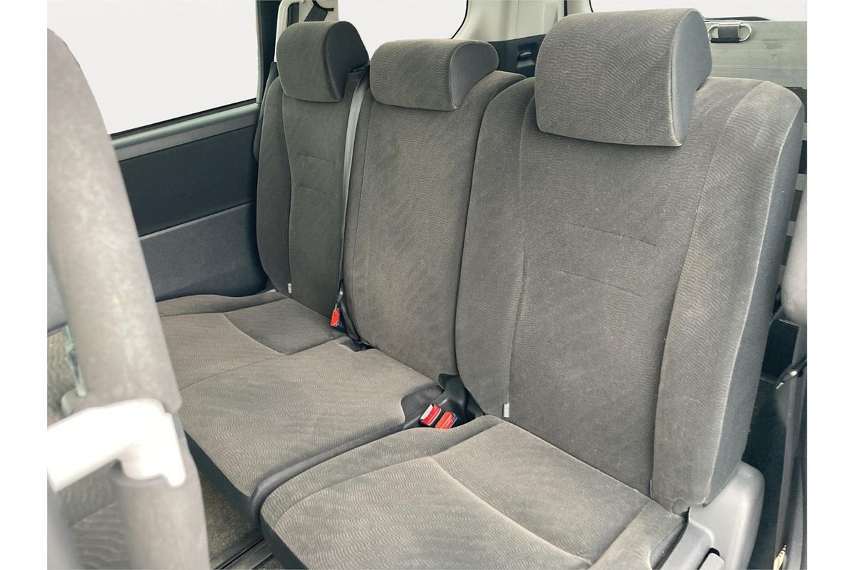 2012 Toyota Voxy XL Edition Welcab