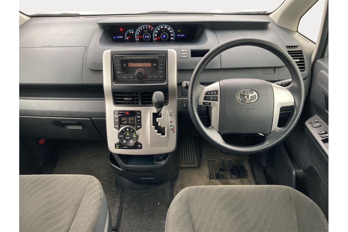 2012 Toyota Voxy XL Edition Welcab