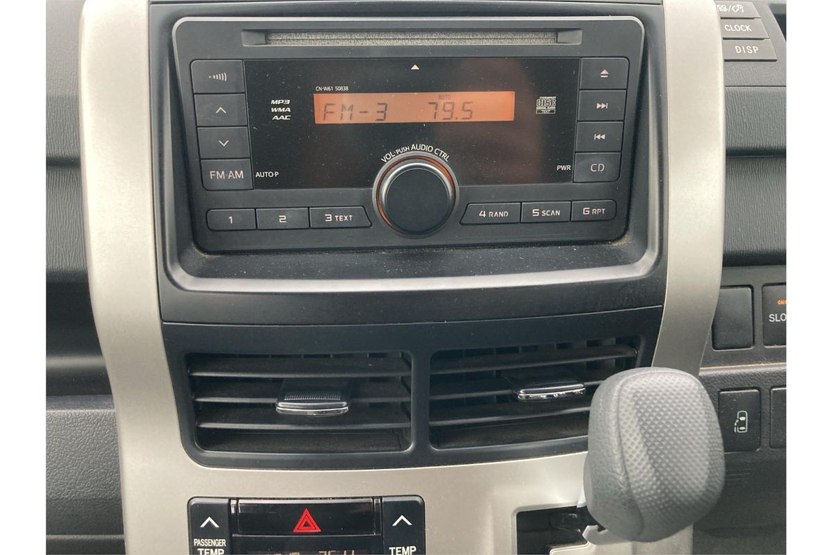 2012 Toyota Voxy XL Edition Welcab