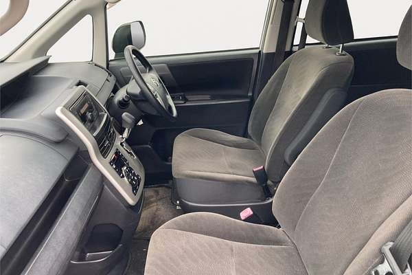 2012 Toyota Voxy XL Edition Welcab