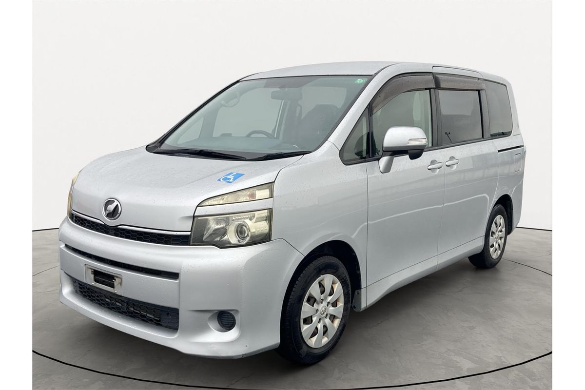 2012 Toyota Voxy XL Edition Welcab