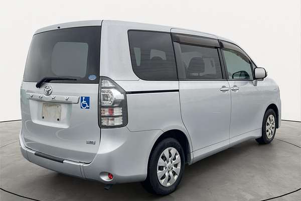 2012 Toyota Voxy XL Edition Welcab