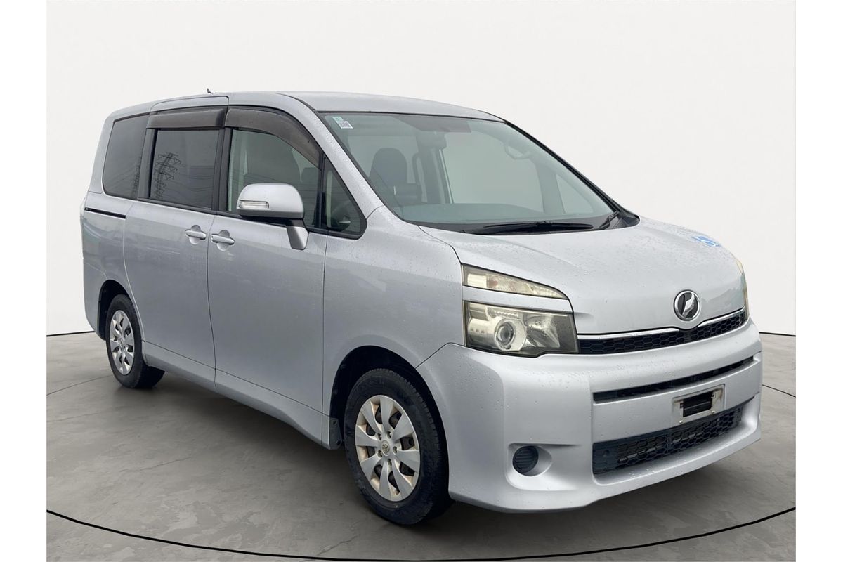 2012 Toyota Voxy XL Edition Welcab
