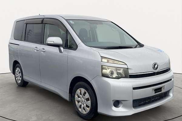 2012 Toyota Voxy XL Edition Welcab
