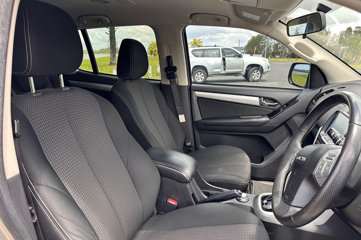 2017 Isuzu MU-X LS-U