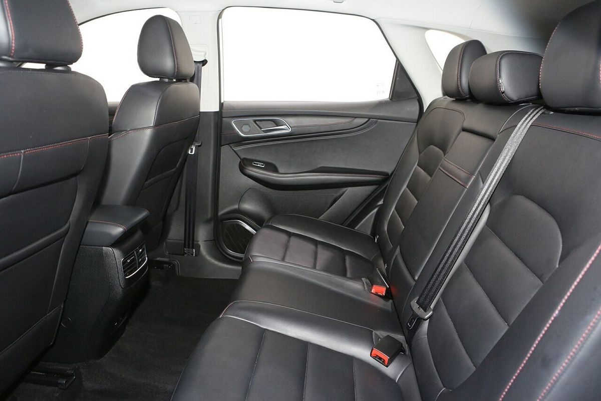 2024 MG HS Vibe SAS23