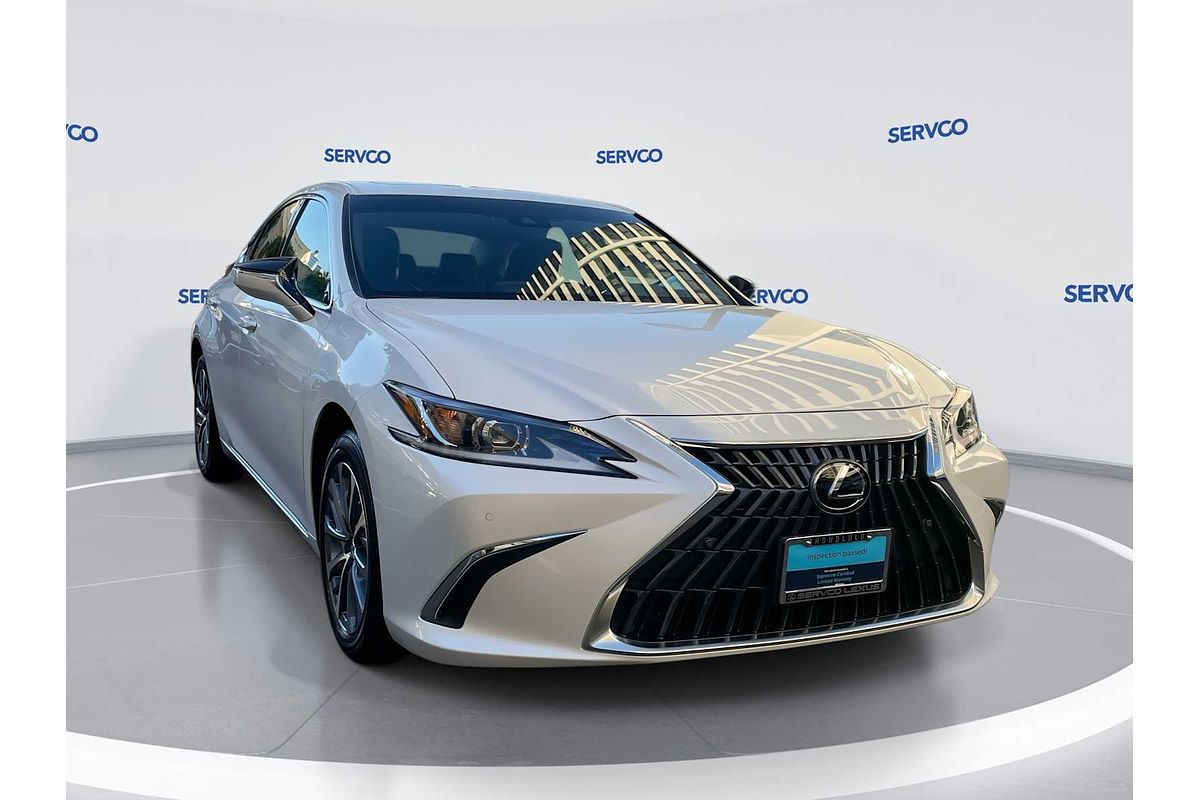 2025 Lexus ES