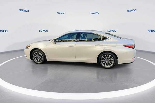 2025 Lexus ES