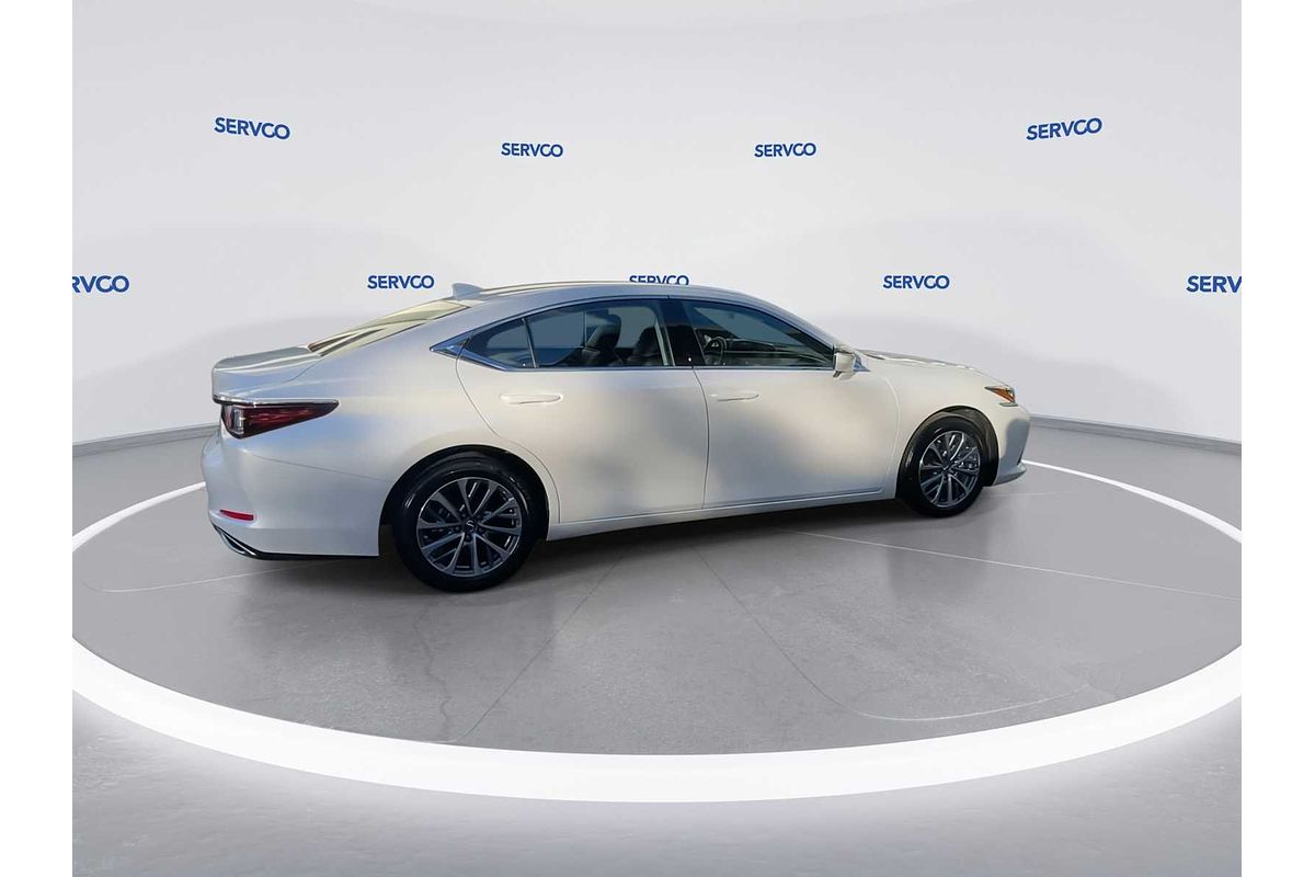 2025 Lexus ES