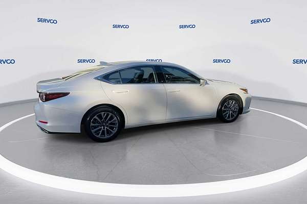 2025 Lexus ES