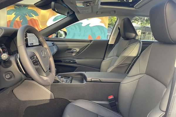 2025 Lexus ES